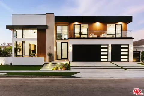 2321 Mesa Dr, Newport Beach, CA 92660