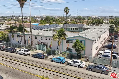 10600 S Inglewood Ave, Inglewood, CA 90304
