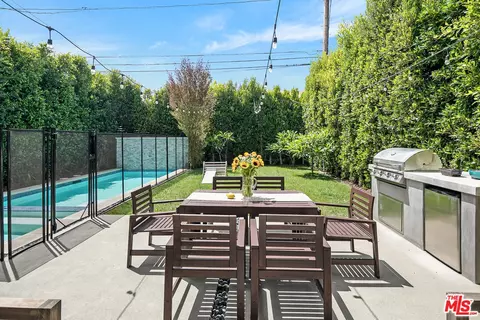 1037 Palms Blvd, Venice, CA 90291