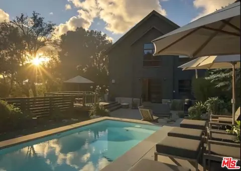 21165 Entrada Rd, Topanga, CA 90290