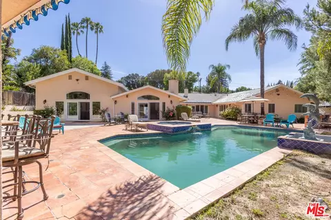 19717 Wells Dr, Woodland Hills, CA 91364
