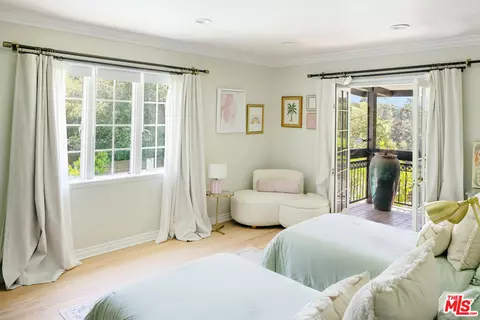 Bedroom - 690 Westgate St, Pasadena, CA 91103 photo 3 of 4