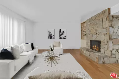 6740 Springpark Ave #101, Los Angeles, CA 90056