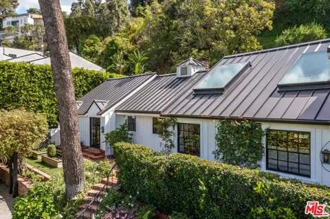 9151 Warbler Pl, Los Angeles, CA 90069