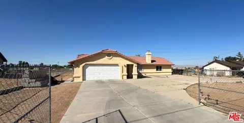 16790 Sycamore St, Hesperia, CA 92345
