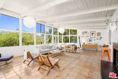 19783 Valley View Dr, Topanga, CA 90290