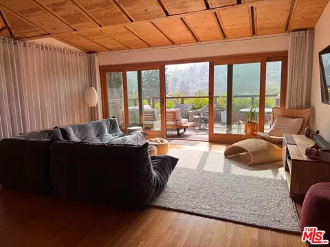 1842 Westerly Ter, Los Angeles, CA 90026