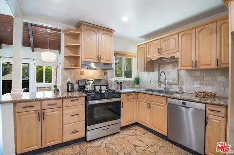 4925 Indian Wood Rd #474, Culver City, CA 90230