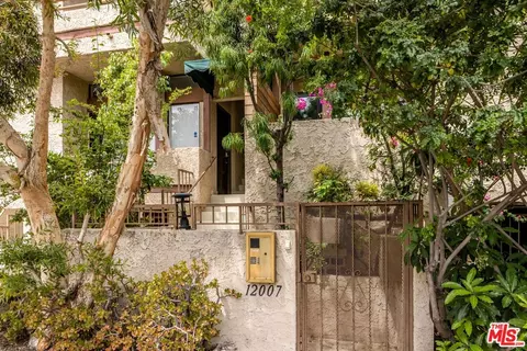 12007 Rochester Ave #3, Los Angeles, CA 90025