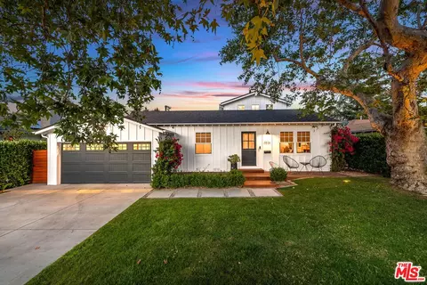 4836 Placidia Ave, Toluca Lake, CA 91601