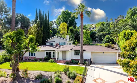 17952 Karen Dr, Encino, CA 91316