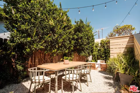 643 N Vendome St, Los Angeles, CA 90026