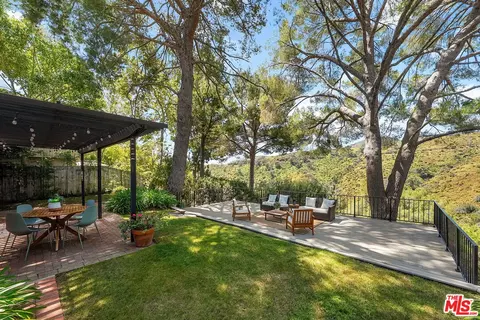 2521 La Condesa Dr, Los Angeles, CA 90049