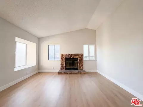 2553 E Avenue J4, Lancaster, CA 93535 photo 3