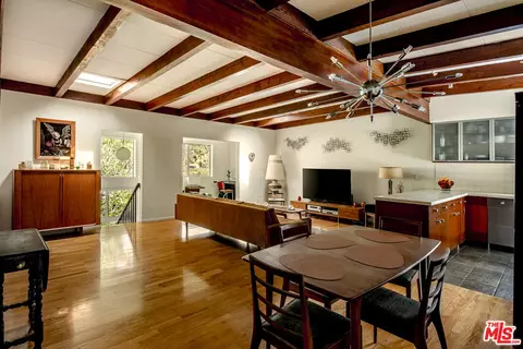 3262 Dos Palos Dr, Los Angeles, CA 90068