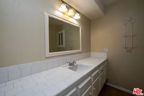 Bath - 1956 Leven Ave, Camarillo, CA 93010 photo 1 of 3