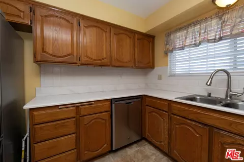 Kitchen - 1956 Leven Ave, Camarillo, CA 93010 photo 3 of 9