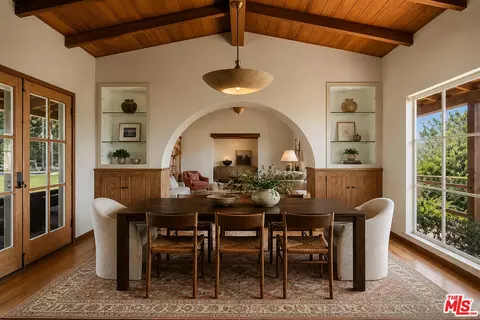 2445 El Contento Dr, Los Angeles, CA 90068