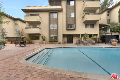 6700 Hillpark Dr #204, Los Angeles, CA 90068