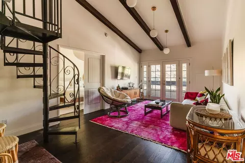 2700 Cahuenga Blvd #4319, Los Angeles, CA 90068