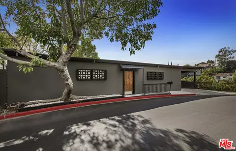 8410 Hollywood Blvd, Los Angeles, CA 90069