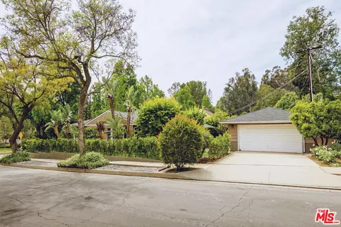 1315 Lomay Pl, Pasadena, CA 91103 photo 41