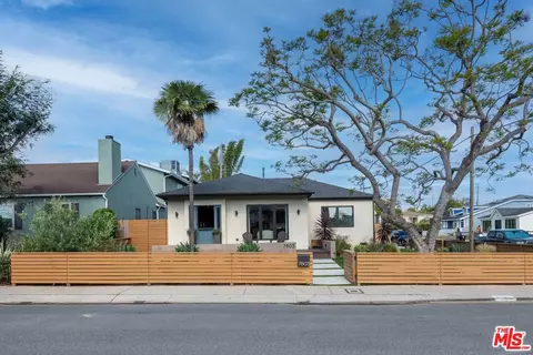 7803 Vicksburg Ave, Los Angeles, CA 90045