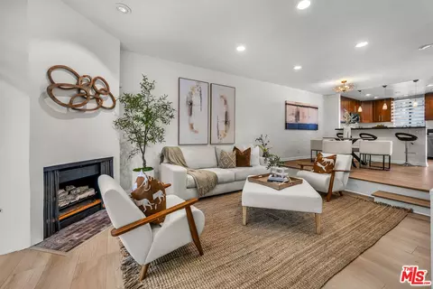 7862 W Manchester Ave, Playa Del Rey, CA 90293