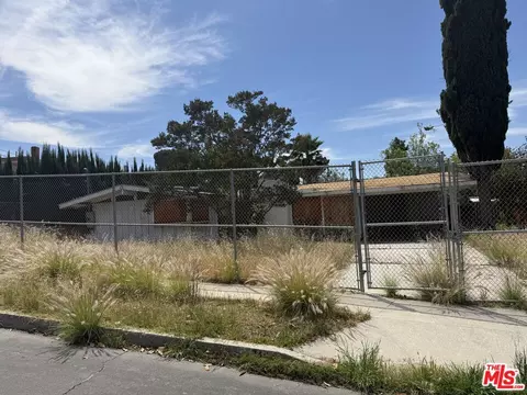Exterior - 7716 Grove St, Tujunga, CA 91042 photo 2 of 7