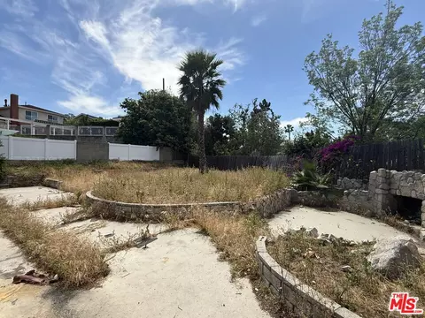 Exterior - 7716 Grove St, Tujunga, CA 91042 photo 6 of 7