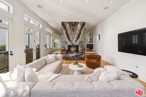 128 Roma Ct, Marina Del Rey, CA 90292