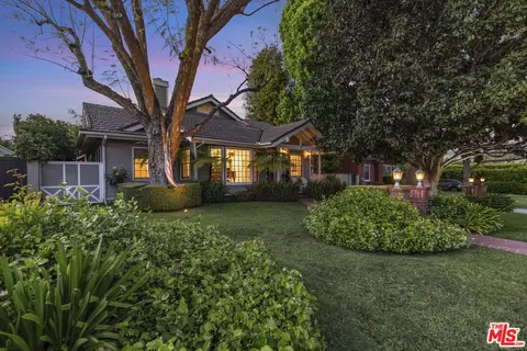 16731 Morrison St, Encino, CA 91436