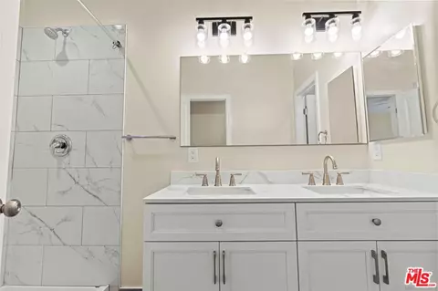 Bath - 1417 Lemon St, Oceanside, CA 92058 photo 2 of 3