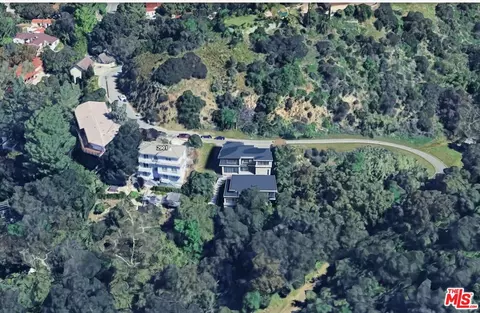 2897 Greenwich Rd, Glendale, CA 91214 photo 11