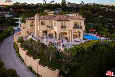 1260 St Ives Pl, Los Angeles, CA 90069