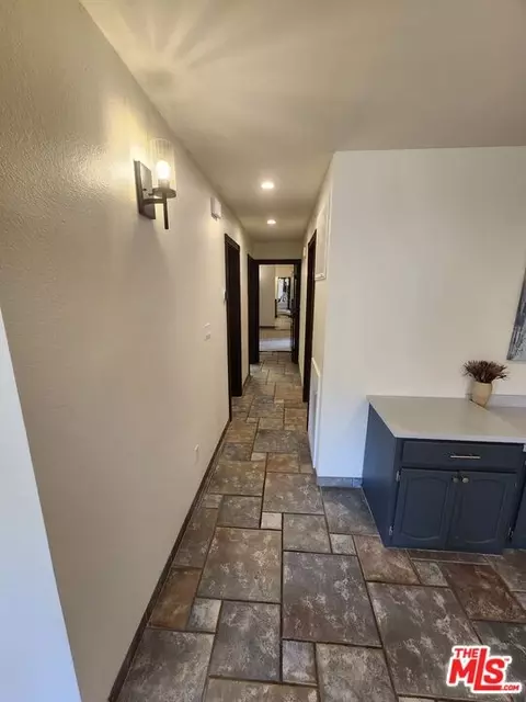 Entry Way - 54045 Ridge Rd, Yucca Valley, CA 92284 photo 2 of 5