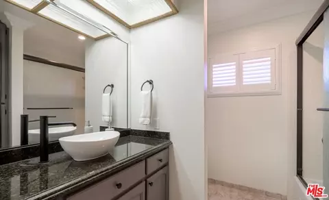 Bath - 54045 Ridge Rd, Yucca Valley, CA 92284 photo 5 of 7