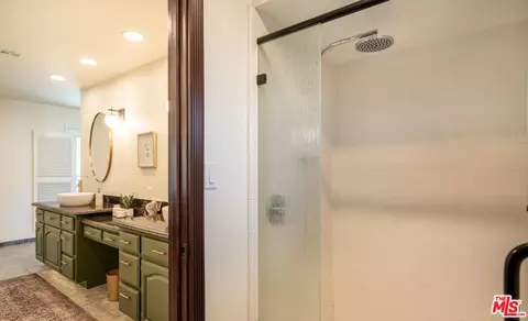 Bath - 54045 Ridge Rd, Yucca Valley, CA 92284 photo 7 of 7