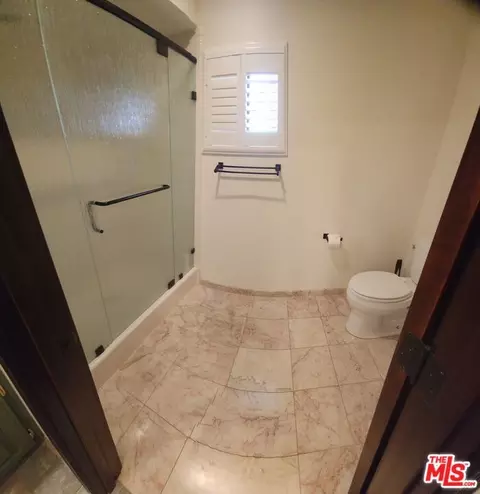 Bath - 54045 Ridge Rd, Yucca Valley, CA 92284 photo 2 of 7