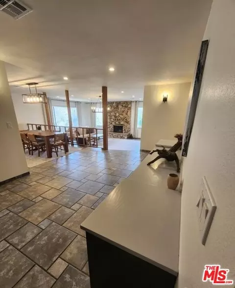 Entry Way - 54045 Ridge Rd, Yucca Valley, CA 92284 photo 5 of 5
