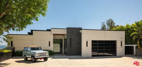 Exterior - 29800 Cuthbert Rd, Malibu, CA 90265 photo 2 of 5