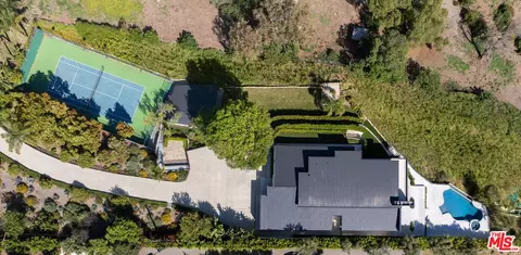 View/Area - 29800 Cuthbert Rd, Malibu, CA 90265 photo 2 of 4