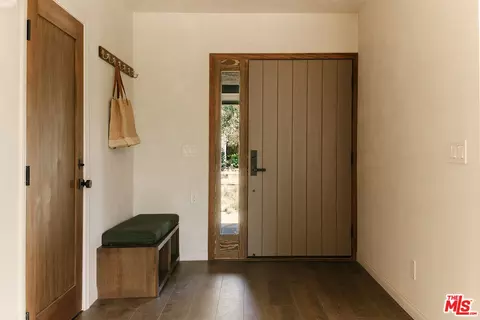 8029 El Manor Ave, Los Angeles, CA 90045