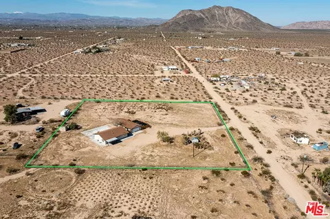 View/Area - 60777 Adele Ave, Landers, CA 92285 photo 2 of 5