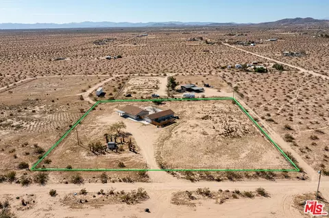 View/Area - 60777 Adele Ave, Landers, CA 92285 photo 3 of 5