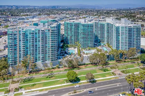 13700 Marina Pointe Dr #1018, Marina Del Rey, CA 90292