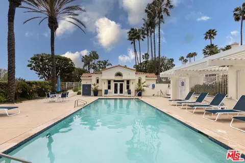 6483 Zuma View Pl #106, Malibu, CA 90265