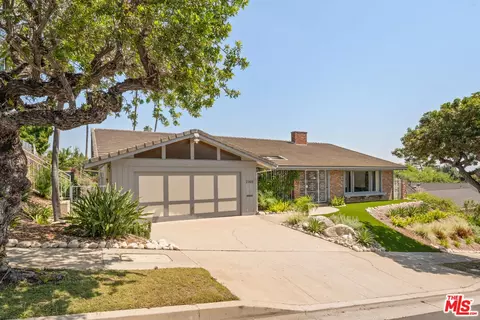 2160 Winona Blvd, Los Angeles, CA 90027