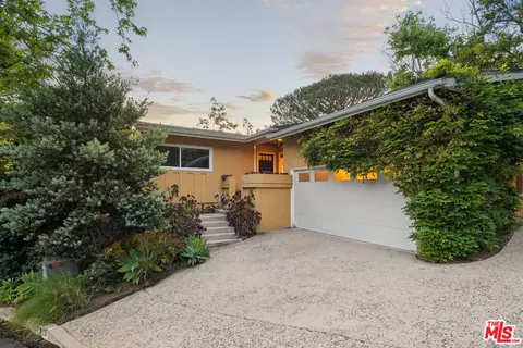 8115 Laurelmont Dr, Los Angeles, CA 90046