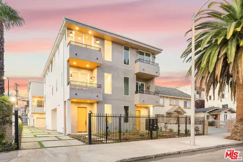 6239 Banner Ave #1-2, Los Angeles, CA 90038